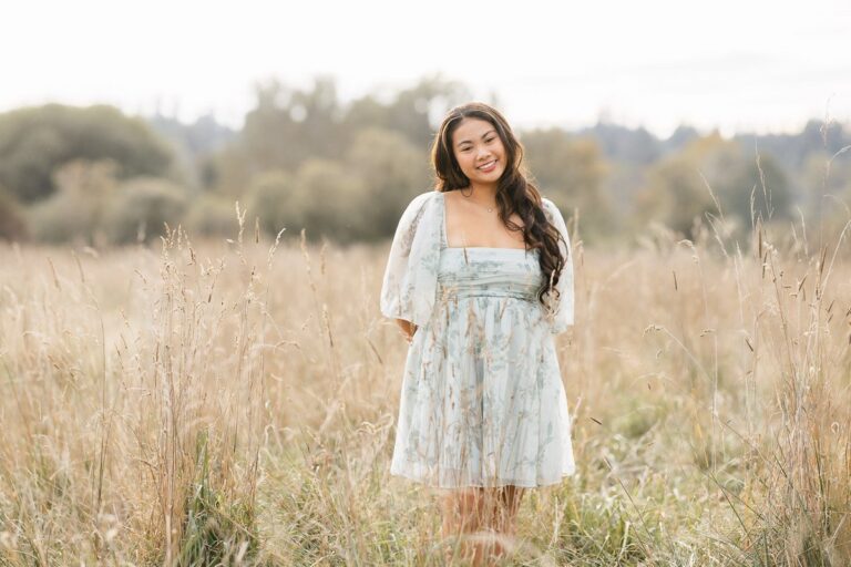 Captivating Senior Photos Guide: Tips & Inspiration